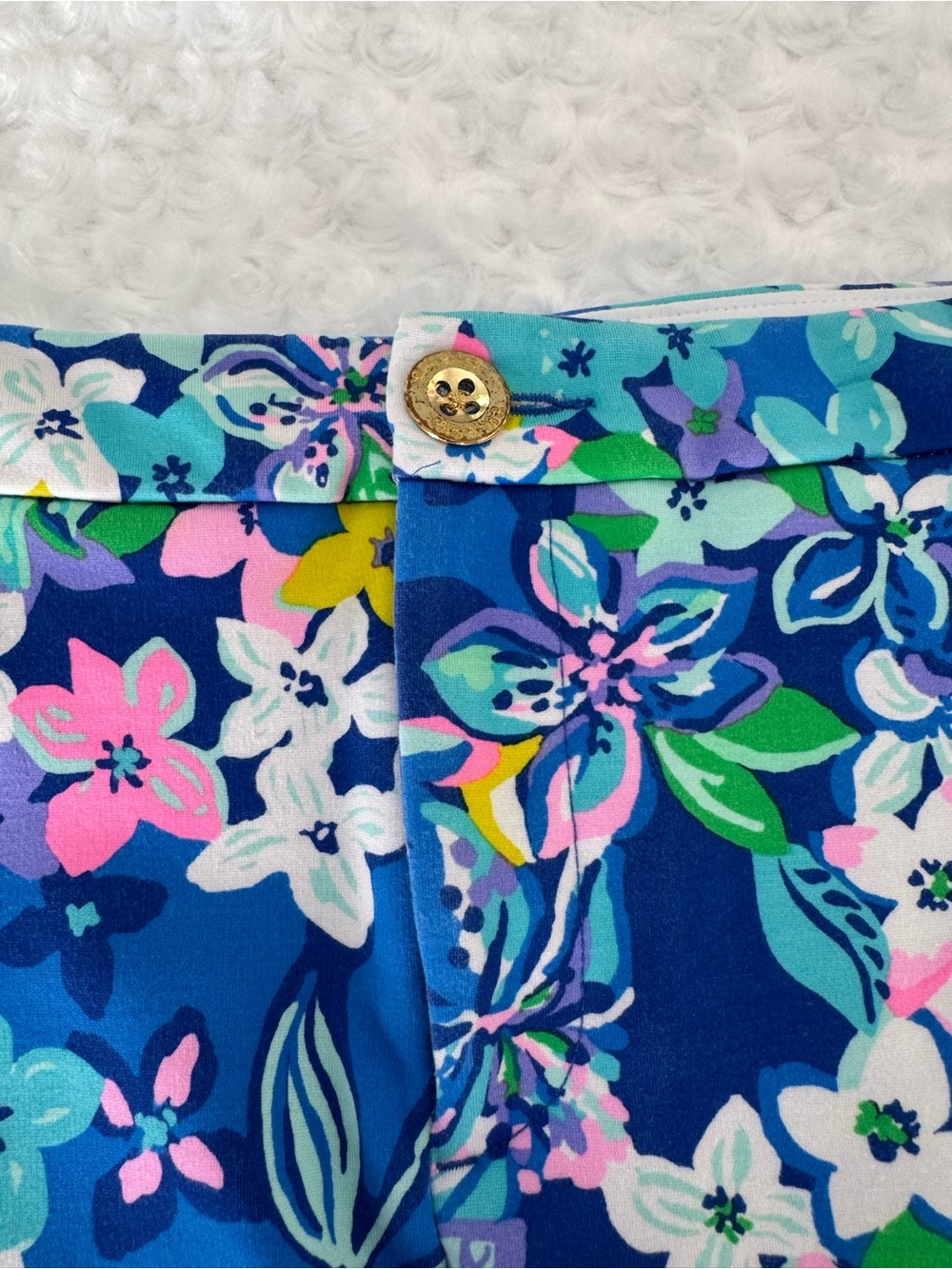 Lilly Pulitzer Golf Skort with built in white Lining - Picture 2 of 10